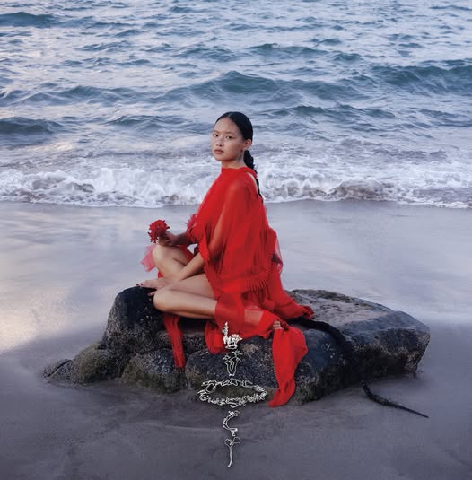 LÜCY — Dance on the Shoreline